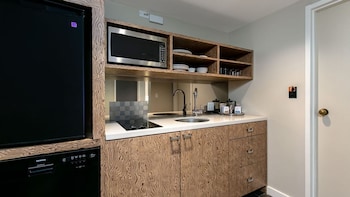 Premium Suite, 1 Bedroom, Balcony, Mountain View