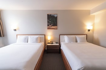 Deluxe Room, 2 Queen Beds, City View