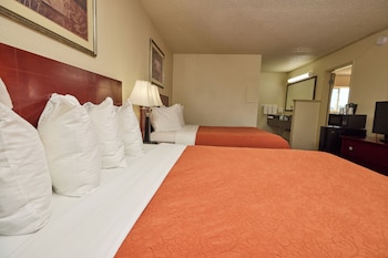 Double queen room