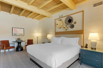 Room, 1 King Bed (Casita)