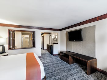 Suite, 1 King Bed (Spa)