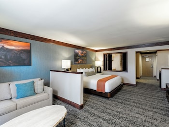 Suite, 1 King Bed (Spa)