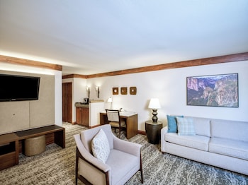 Deluxe Room, 1 King Bed with Sofa bed (Oversize)
