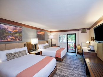 Premium Room, 2 Queen Beds, Patio