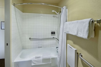 Room, 2 Queen Beds, Accessible, Non Smoking