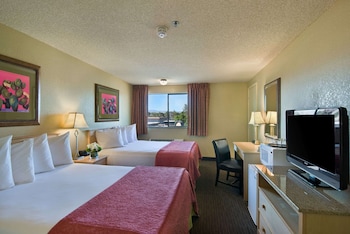 Room, 2 Queen Beds, Accessible, Non Smoking