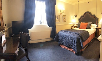 Basic Double Room (small, cosy, 3/4 bed)