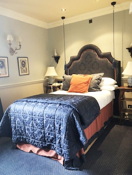 Basic Double Room (small, cosy, 3/4 bed)