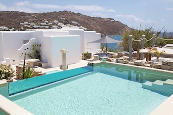 Suite with Pool