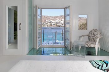Villa Noah Waterfront with Private Pool and Private Beach (1 Bedrooms)