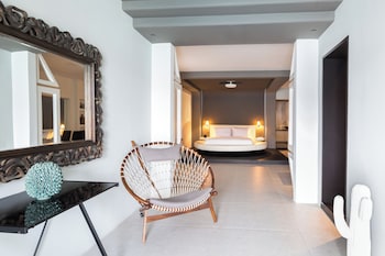 Villa Hideaway with Infinity Private Pool (2 Bedrooms)