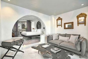 Two-Bedroom Suite Plunge Pool & Sea View