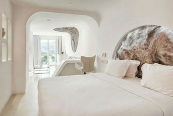 Two Bedroom Suite with Sea View & Pool