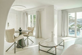 Two Bedroom Suite with Sea View & Pool