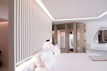 Mykonos Honeymoon Luxury Suite Hot Tub