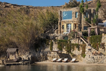 Villa Noah Waterfront with Private Pool and Private Beach (1 Bedrooms)