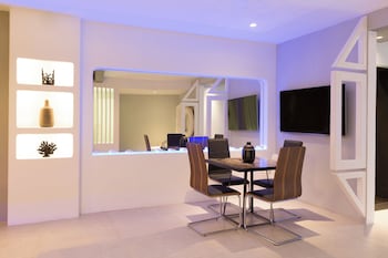 Villa Hideaway with Infinity Private Pool (2 Bedrooms)