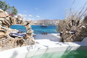 Villa Noah Waterfront with Private Pool and Private Beach (1 Bedrooms)