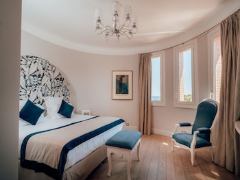 Deluxe Room, Harbor View