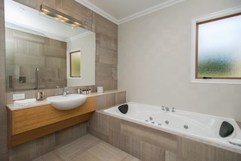 Lady Watties Suite