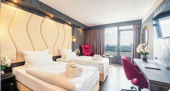 Deluxe Double Room, Garden View