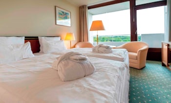 Standard Double Room, Garden View