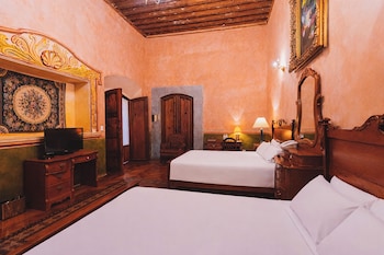 Royal Studio Suite, 2 Queen Beds