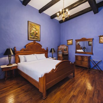 Royal Room, 1 King Bed