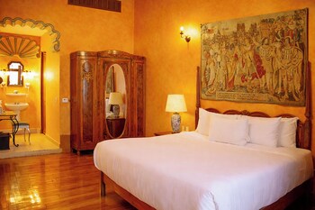 Imperial Suite, King Size Bed