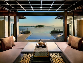 Two Bedrooms Oceanview Infinity Pool Villa