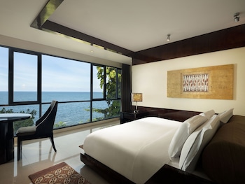 Two Bedrooms Rainforest Oceanfront Villa