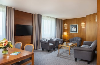 Senior Suite