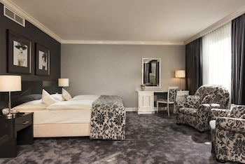 Luxury Suite