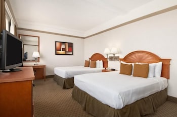 Room, 2 Queen Beds, Accessible, Non Smoking (Mobility Accessible)