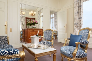 Eiffel Tower Terrace Suite