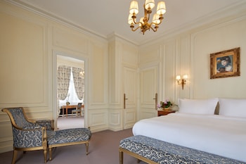 Eiffel Tower Terrace Suite