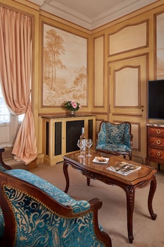 Country Setting Room Terrace Eiffel Tower
