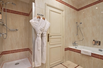 Signature Suite