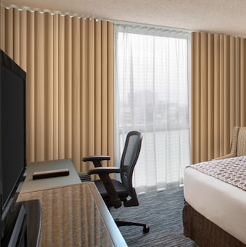 Premium Room, 2 Double Beds, Refrigerator (High Floor)