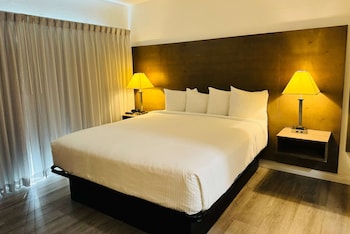 Room, 1 King Bed, Non Smoking (Harbor View)