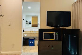 Room, 1 King Bed, Non Smoking, Balcony