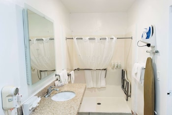 Room, 1 King Bed, Accessible, Non Smoking (Hearing Impaired Accessible)