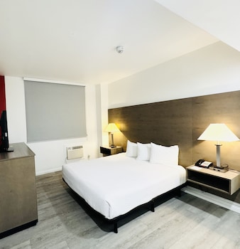 Suite, 1 Bedroom, Accessible, Non Smoking (Mobility Accessible)