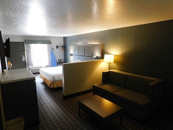 Deluxe Studio Suite, 1 King Bed, Non Smoking