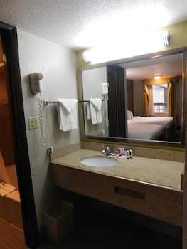 Standard Room, 2 Queen Beds, Non Smoking