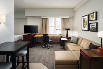 Studio, 1 Queen Bed with Sofa bed