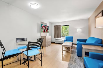 Suite, Non Smoking (2 Double Beds & 1 Sofa Bed)