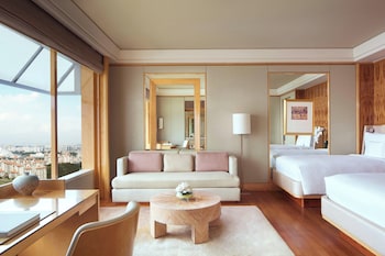 Club Deluxe Room, 2 Twin Beds, Non Smoking, City View, High Floor (Club Deluxe Kallang)