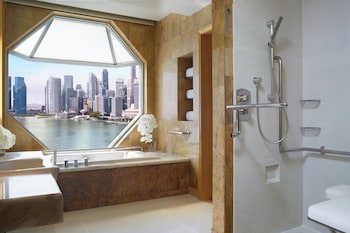 Deluxe Room, 1 King Bed, Non Smoking, Bay View(Deluxe Marina)