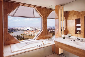 Club Deluxe Room, 2 Twin Beds, Non Smoking, City View, High Floor (Club Deluxe Kallang)